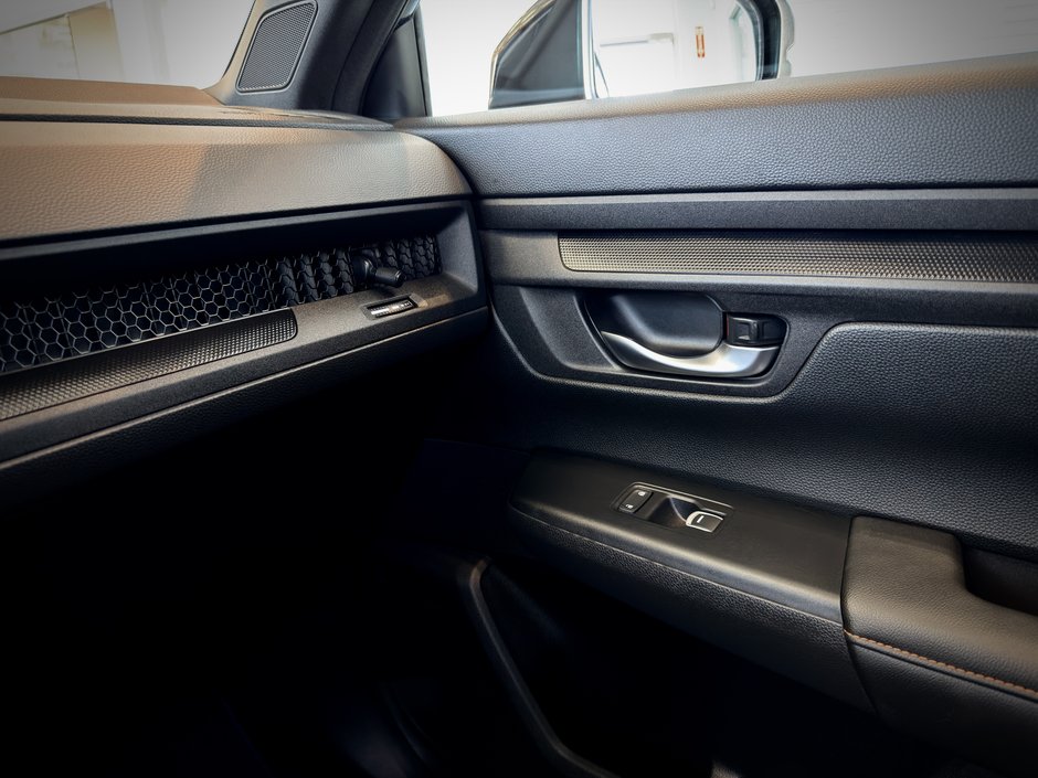 2025 Honda CR-V Hybrid EX-L-31