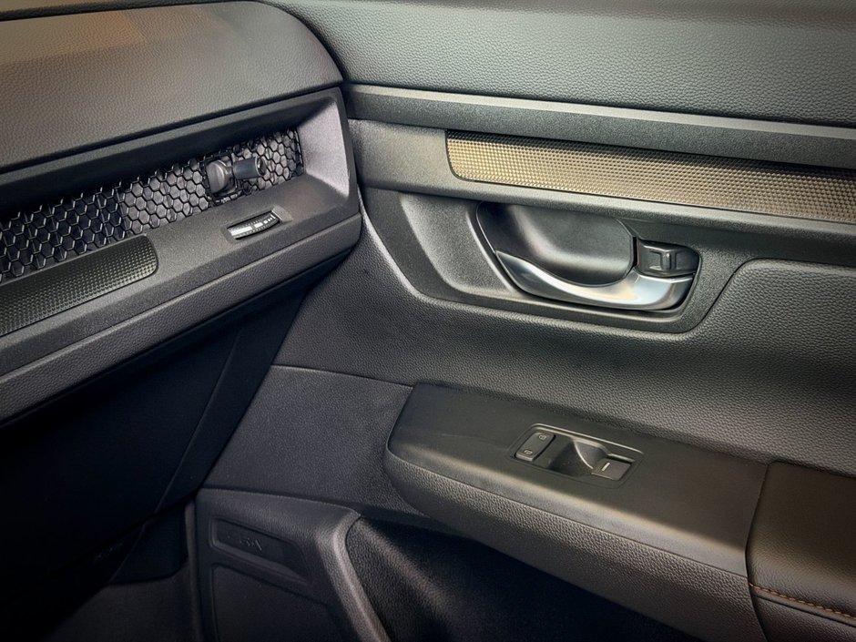 Honda CR-V Hybrid Sport 2026-31