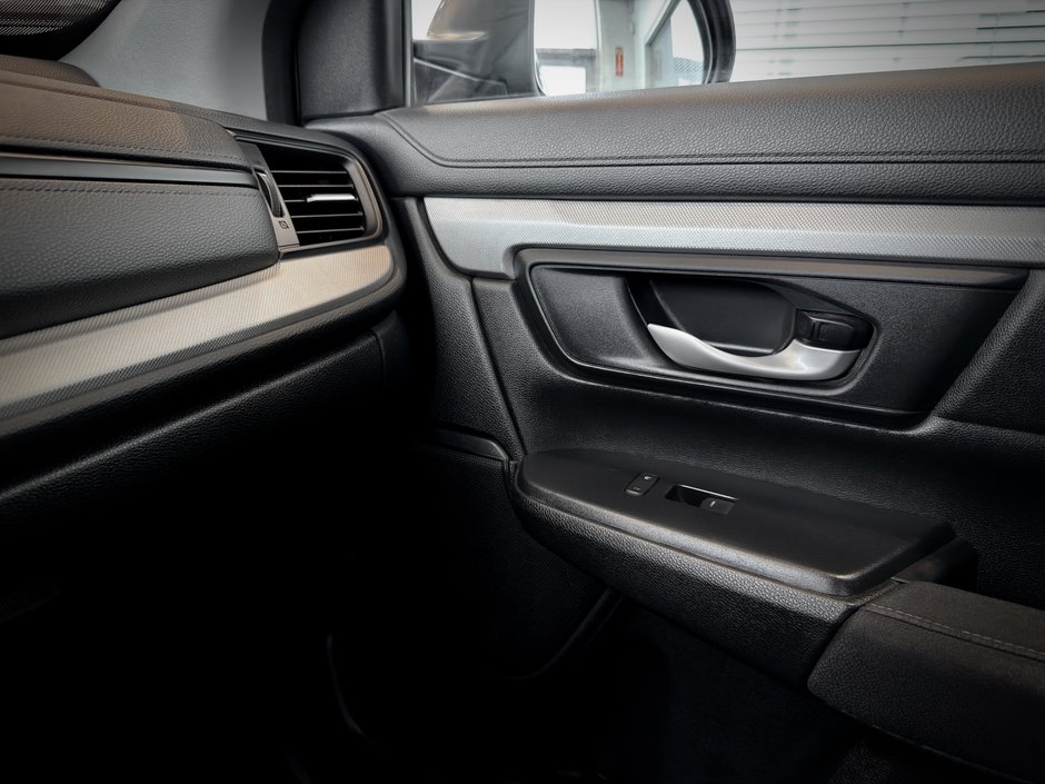 Honda CR-V LX 4WD  2017-28