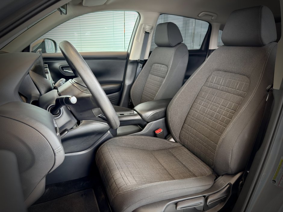 2025 Honda HR-V LX-17
