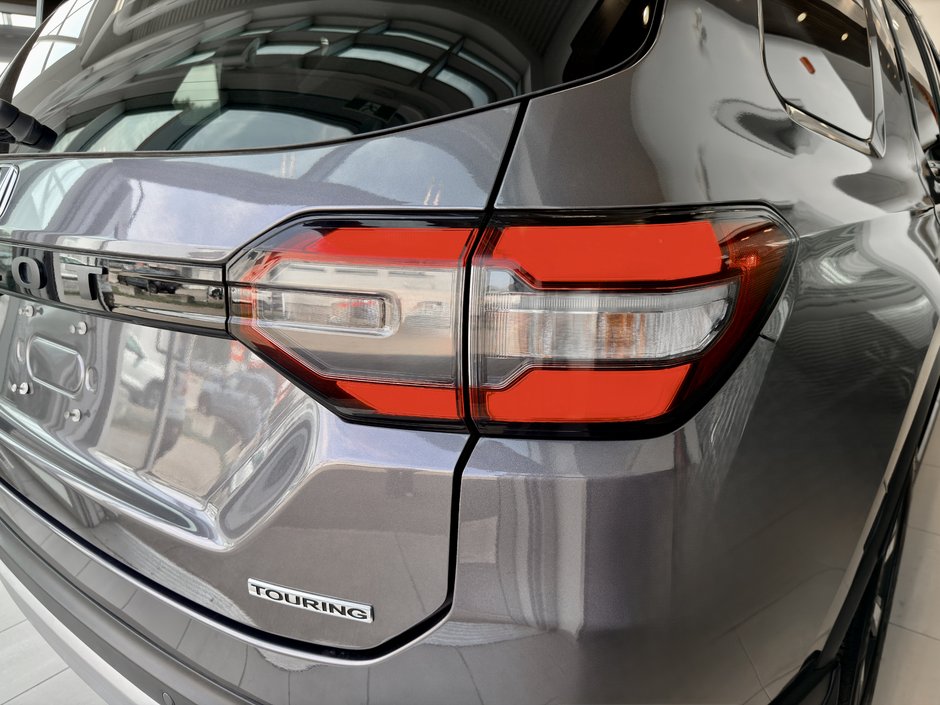 2025 Honda Pilot Touring-10