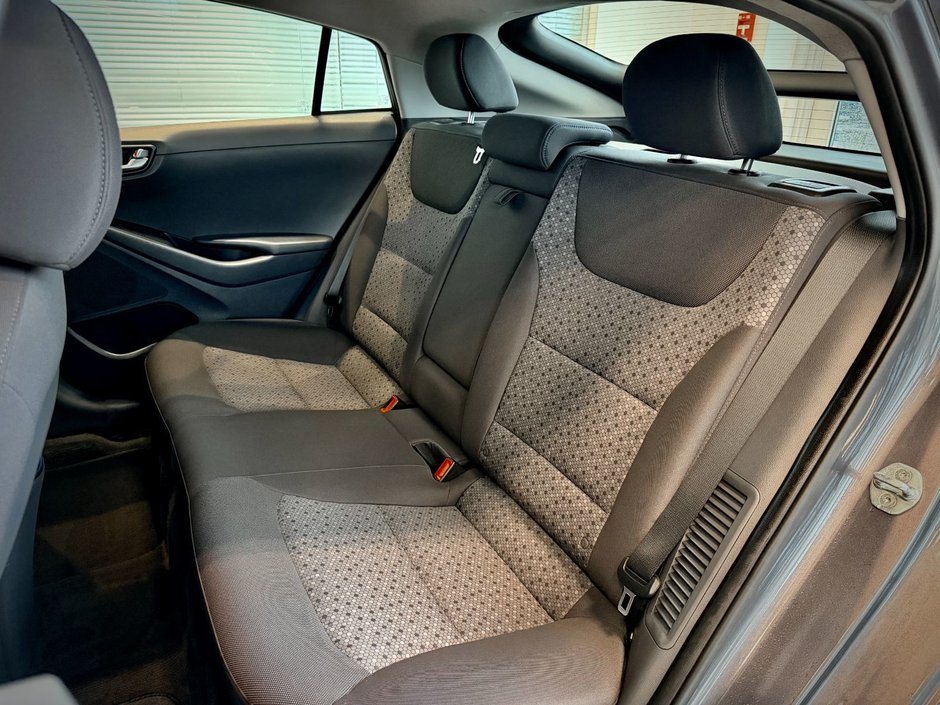 2019 Hyundai Ioniq Preferred Plug IN-19