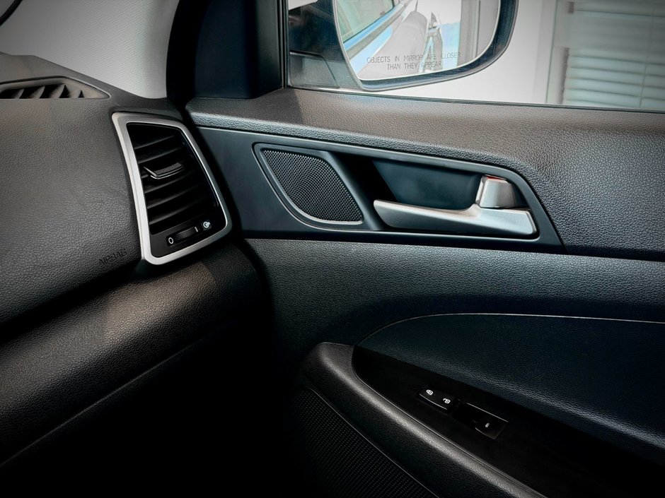 2018 Hyundai Tucson SE 2.0L-23