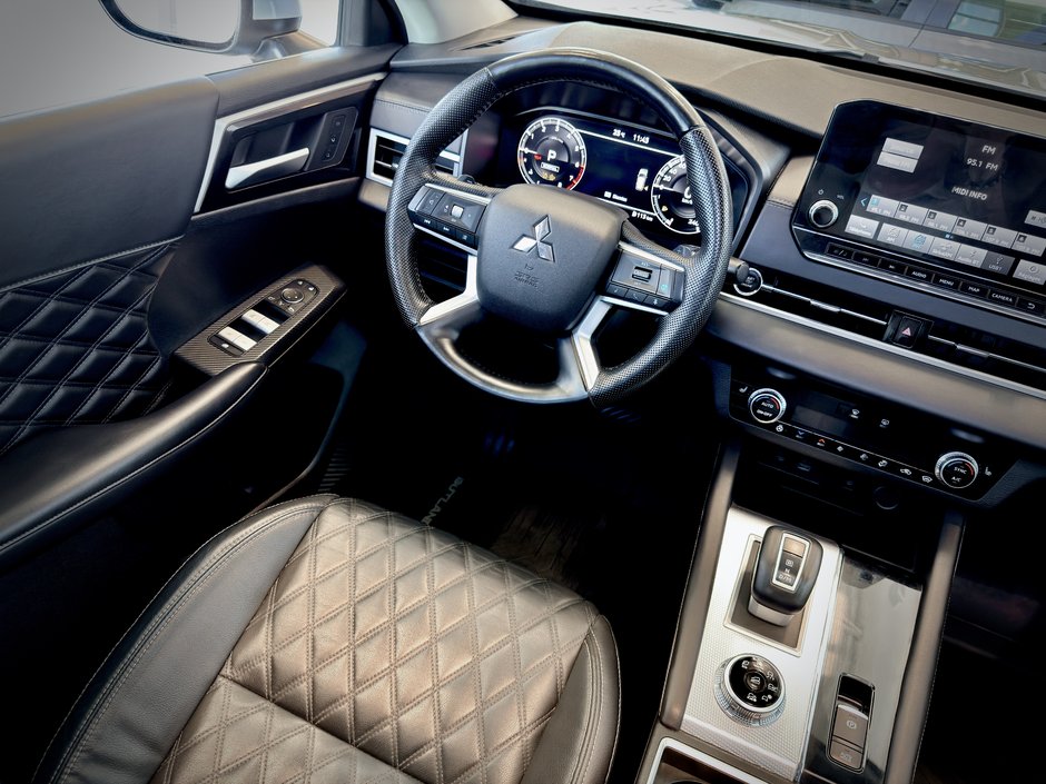 2023 Mitsubishi Outlander GT PREMIUM-16