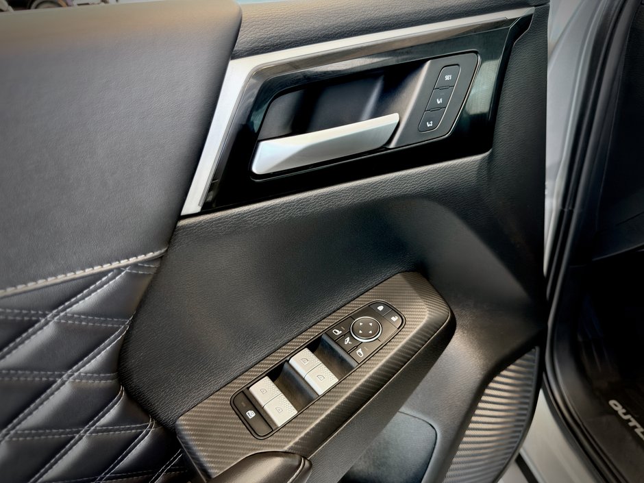 2023 Mitsubishi Outlander GT PREMIUM-22