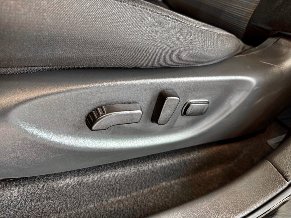 2023 Nissan Leaf SV-27