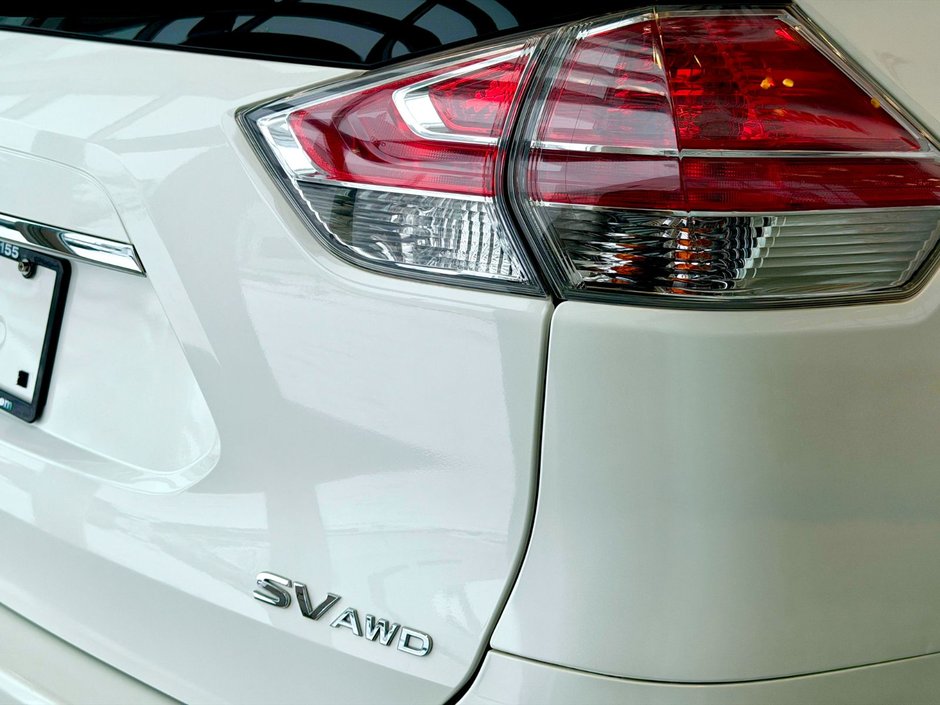 2016 Nissan Rogue SV AWD-10