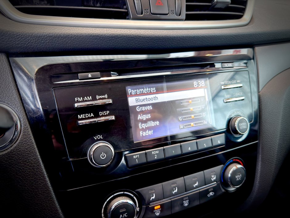 2016 Nissan Rogue SV AWD-27