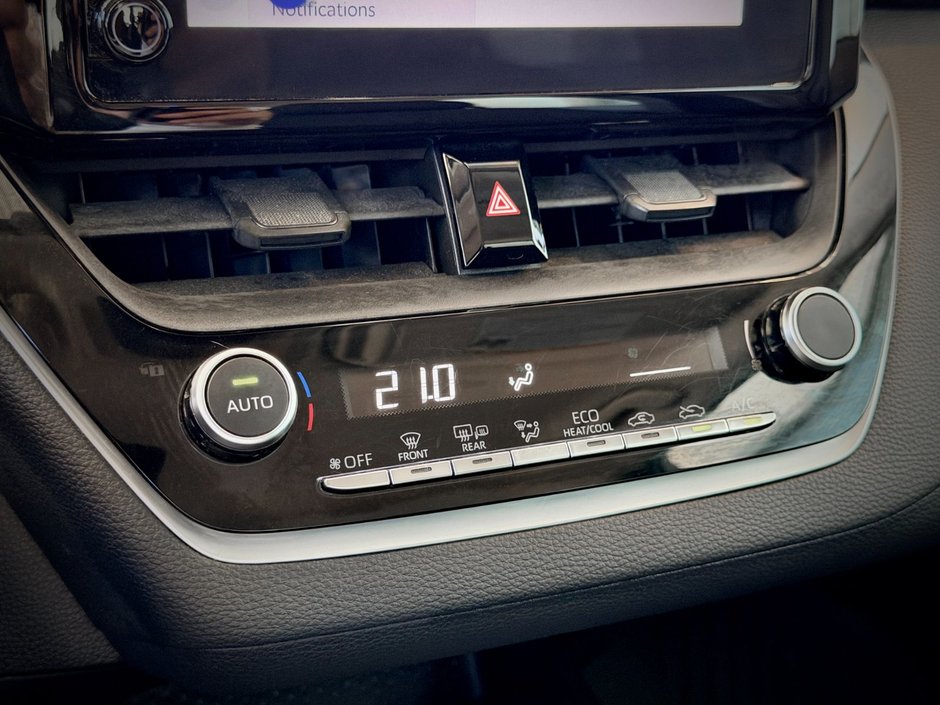 Toyota Corolla LE LE HYBRID 2023-26