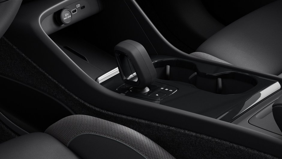 Volvo C40 Recharge Pure Electric Plus 2024-8