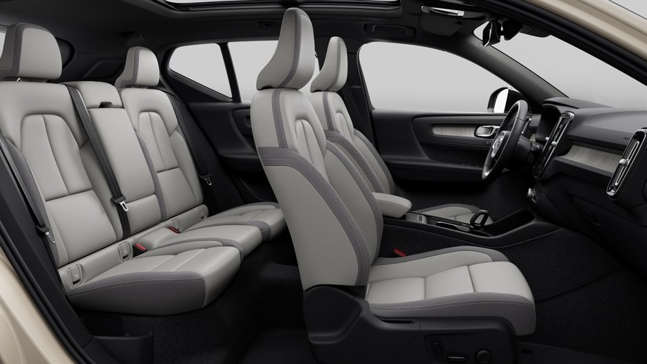 Volvo EX40 Plus 2025-10