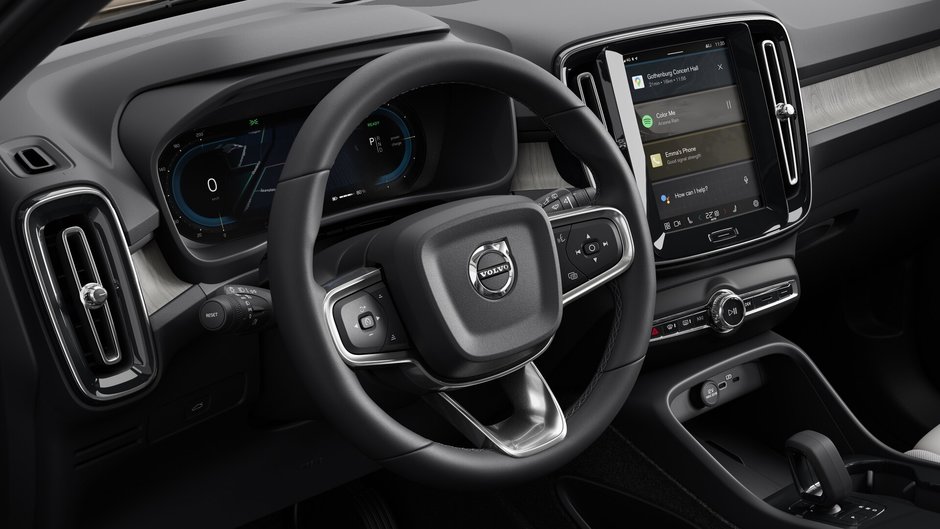 Volvo EX40 Plus 2025-11