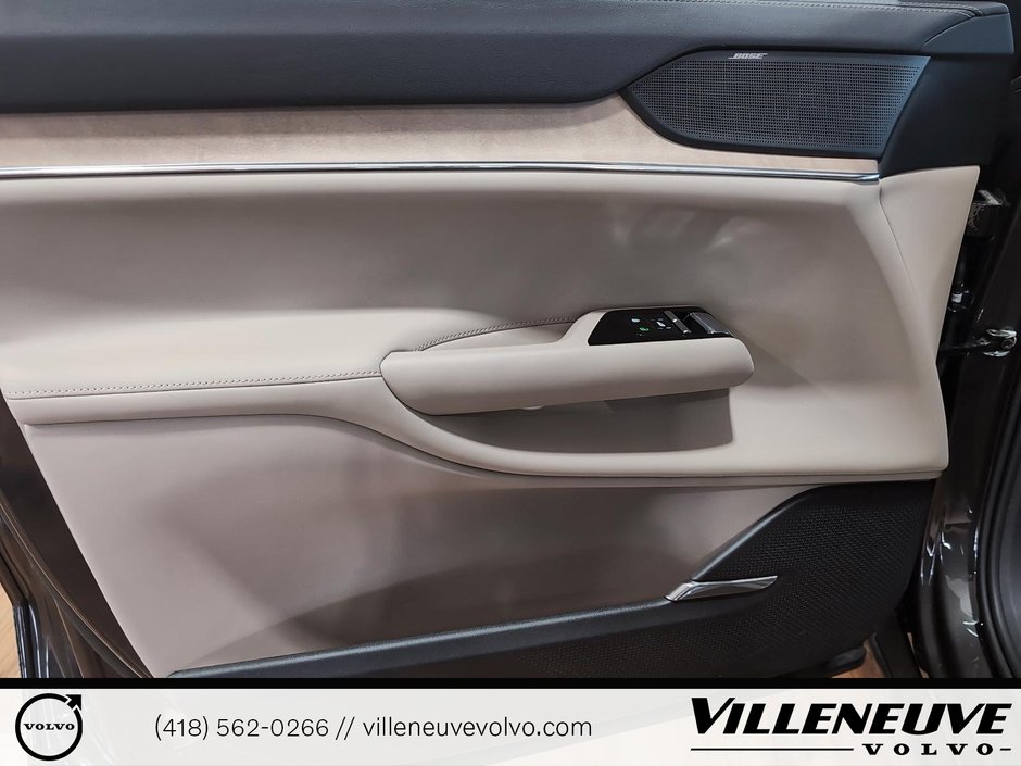 Volvo EX90 Ultra 2025-10