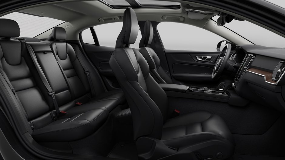 Volvo S60 Plug-In Hybrid Plus Dark Theme 2025-10