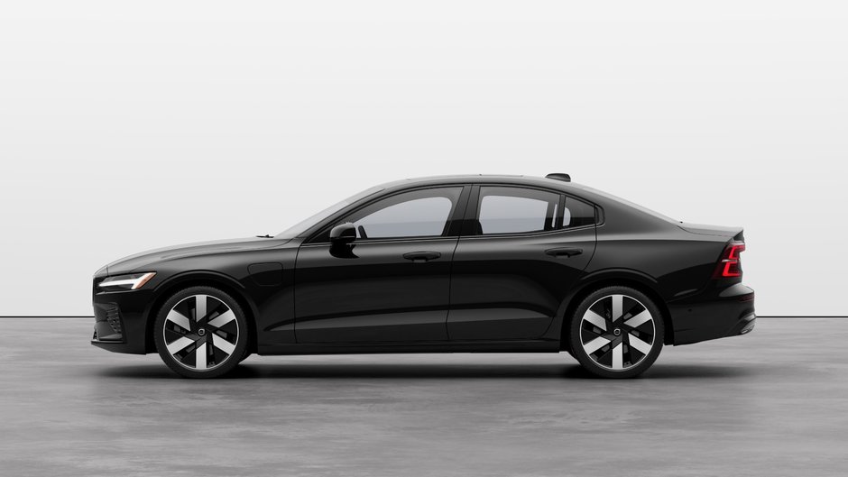 Volvo S60 Plug-In Hybrid Plus Dark Theme 2025-5