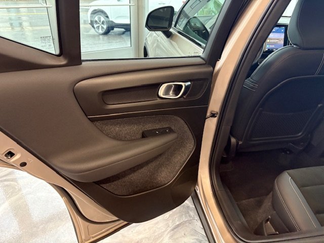 2023 Volvo XC40 RECHARGE PURE ELECTRIC ULTIMATE-12