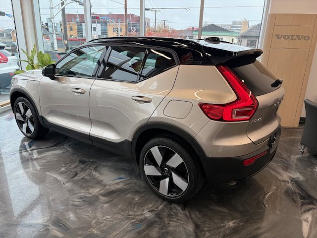2023 Volvo XC40 RECHARGE PURE ELECTRIC ULTIMATE-2