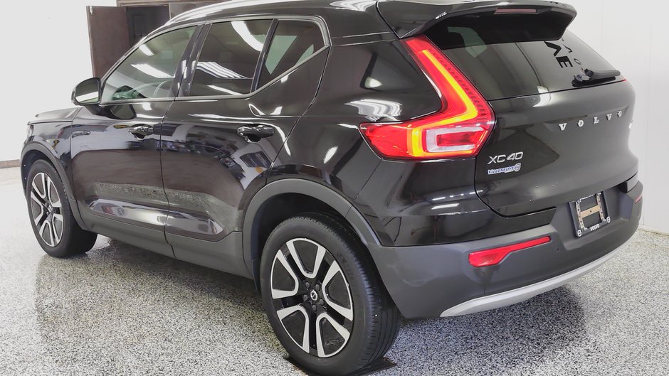 Volvo XC40 MOMENTUM 2020-3