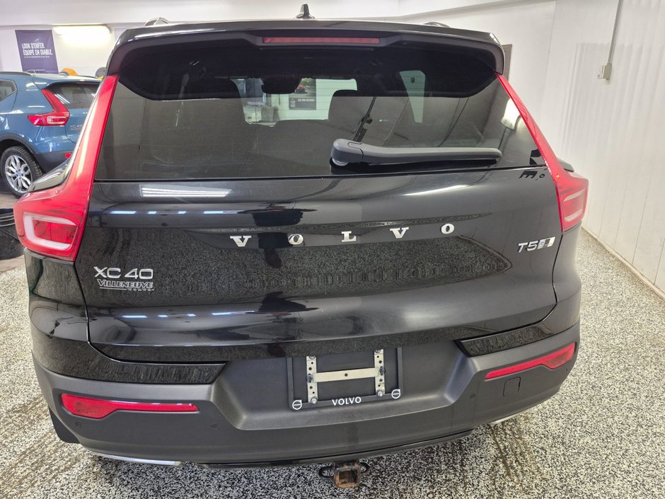 2020 Volvo XC40 R-DESIGN-3