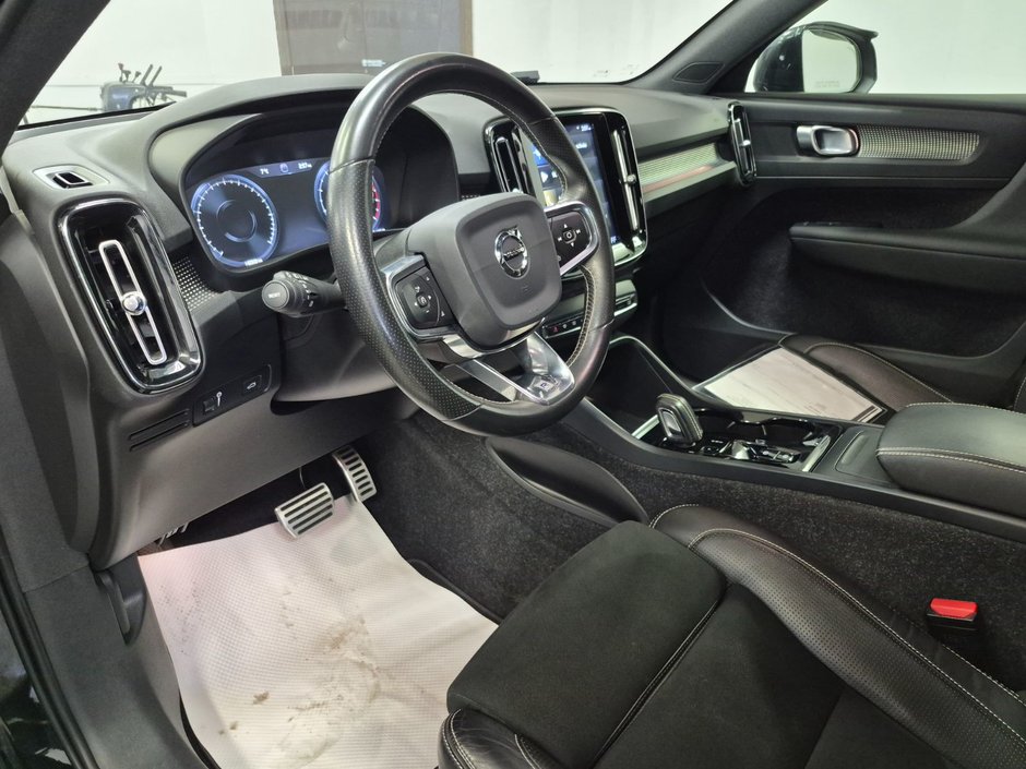 2020 Volvo XC40 R-DESIGN-8