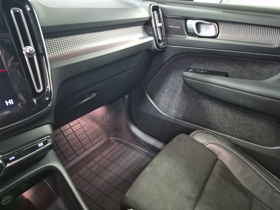 Volvo XC40 R-DESIGN 2022-14