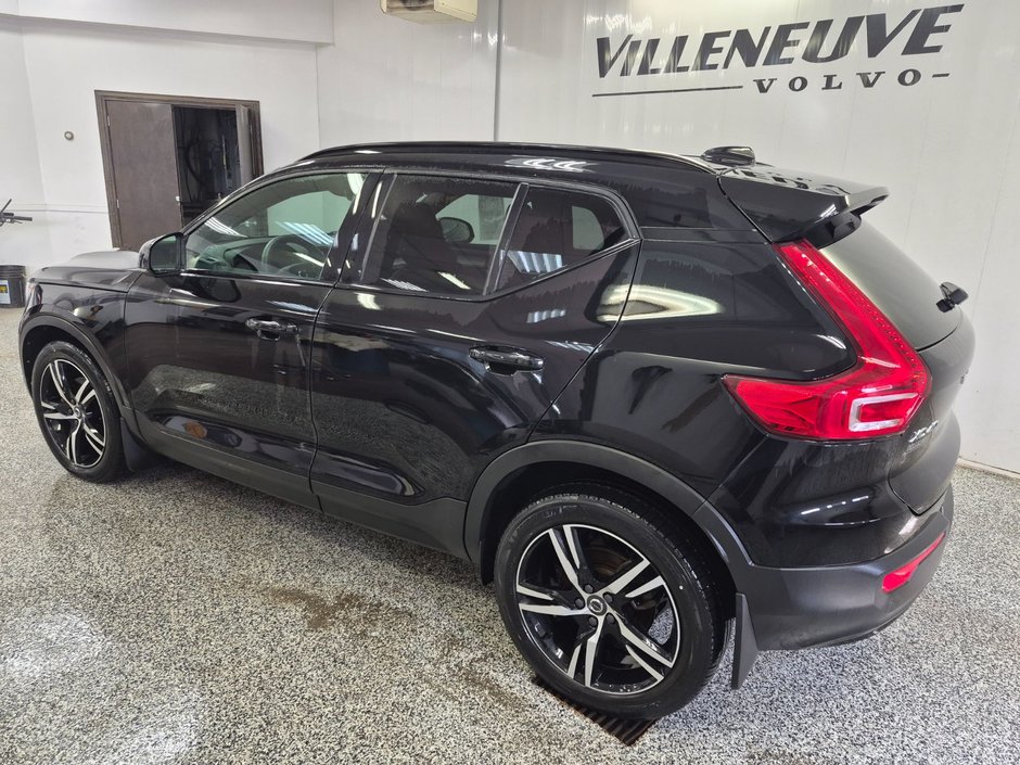 Volvo XC40 R-DESIGN 2022-2