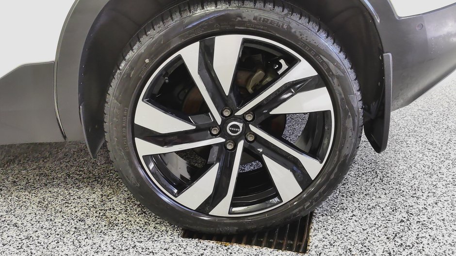 Volvo XC40 ULTIMATE BRIGHT THEME 2023-7