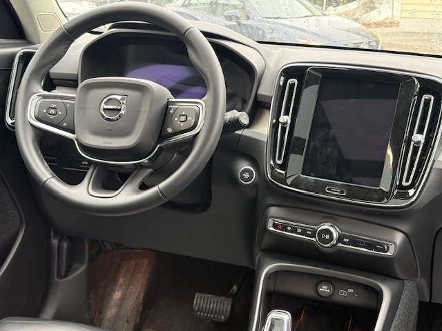 2023 Volvo XC40 PLUS DARK THEME-7