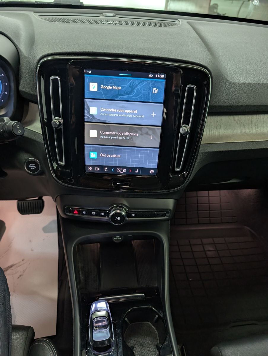 2024 Volvo XC40 PLUS DARK THEME-7