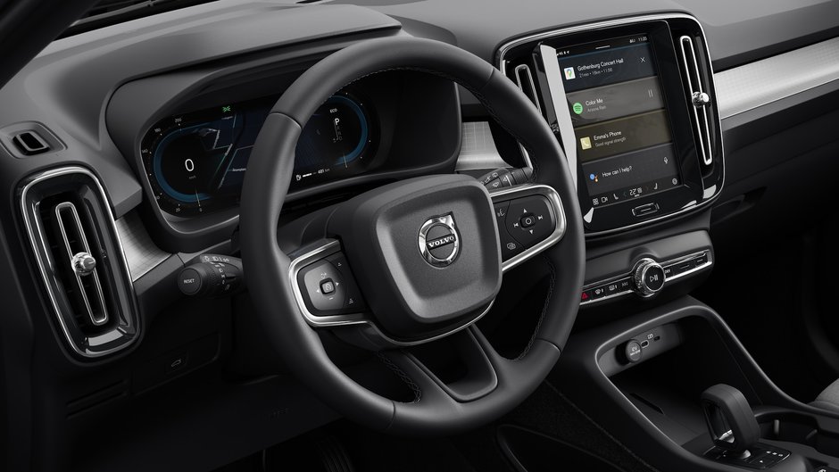 Volvo XC40 Core Bright Theme 2025-11