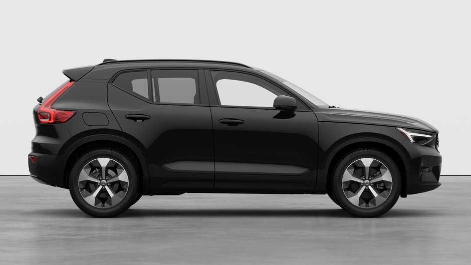 Volvo XC40 Plus Dark Theme 2026-6
