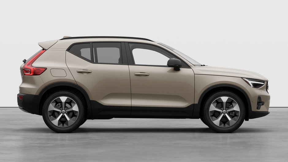 Volvo XC40 Plus Dark Theme 2026-6