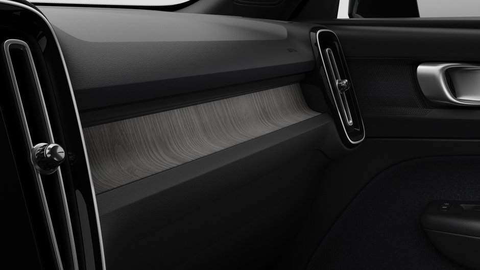 2026 Volvo XC40 Plus Dark Theme-8