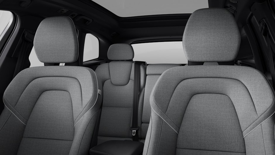 2025 Volvo XC60 Plug-in Hybrid Ultra Dark Theme-9
