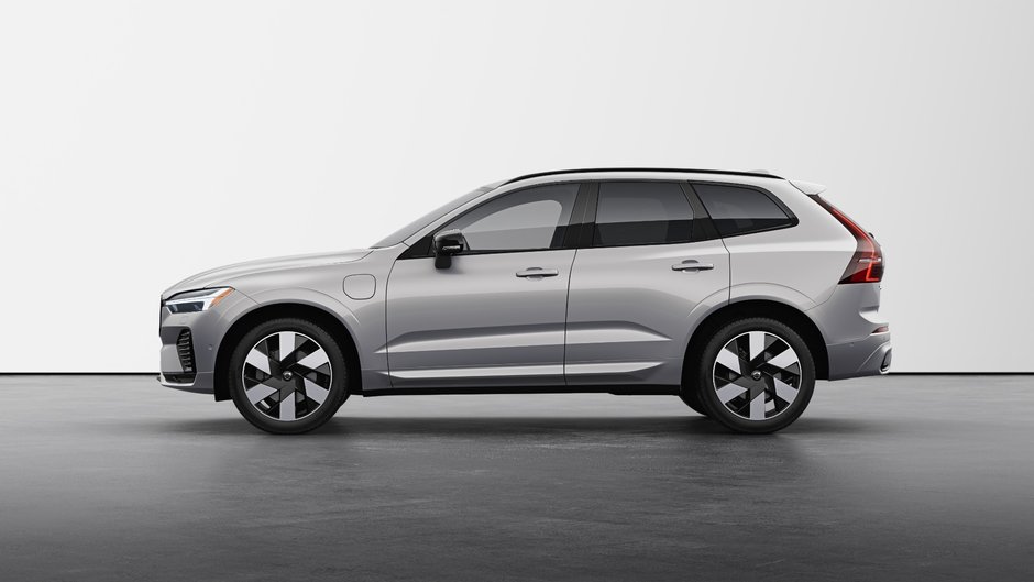 Volvo XC60 Plug-in Hybrid Ultra Dark Theme 2025-5