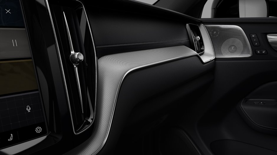 Volvo XC60 Plug-in Hybrid Ultra Black Edition 2025-6