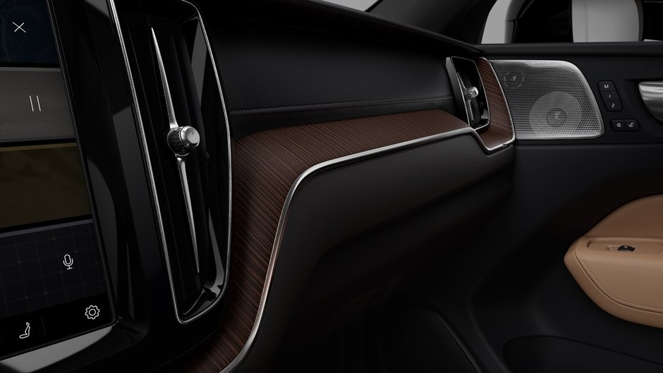 Volvo XC60 Plug-in Hybrid Ultra Dark Theme 2025-6