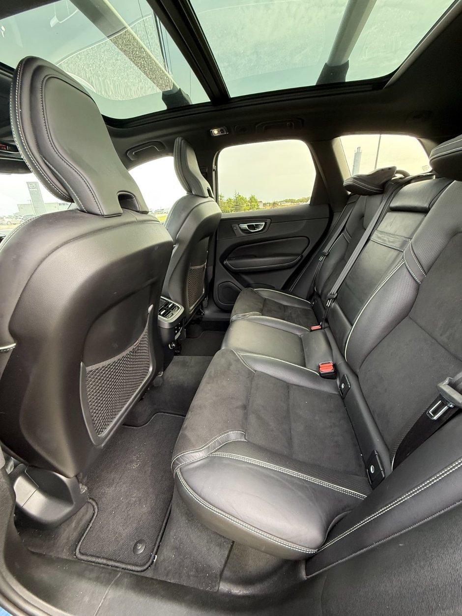 Volvo XC60 R-DESIGN 2019-5