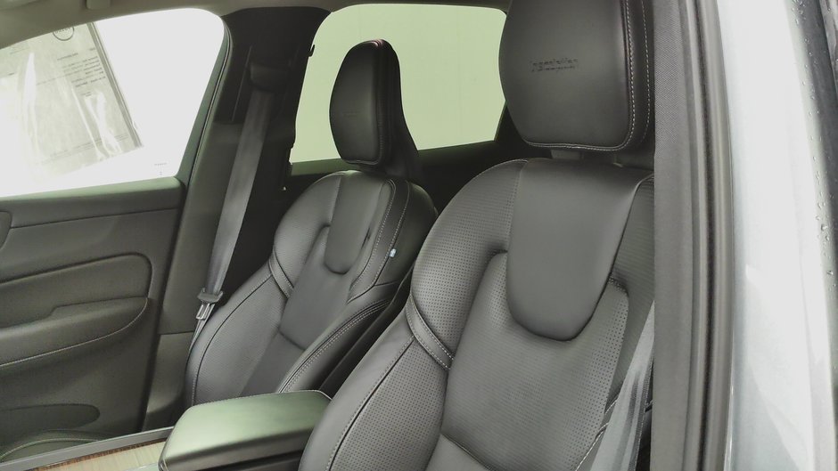 Volvo XC60 INSCRIPTION 2020-4