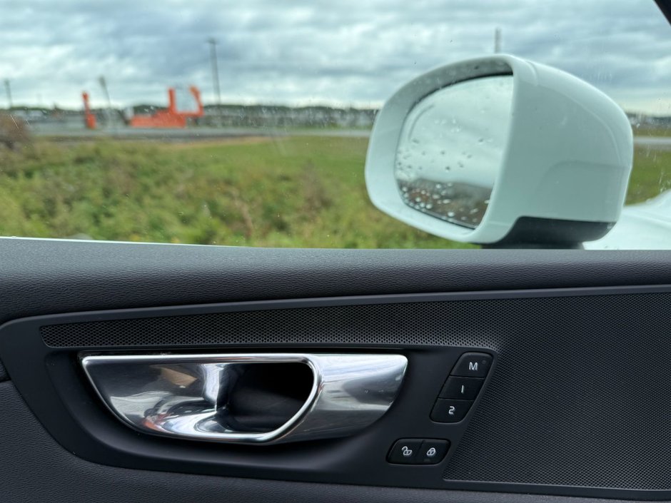 2021 Volvo XC60 INSCRIPTION EXPRESSION-3