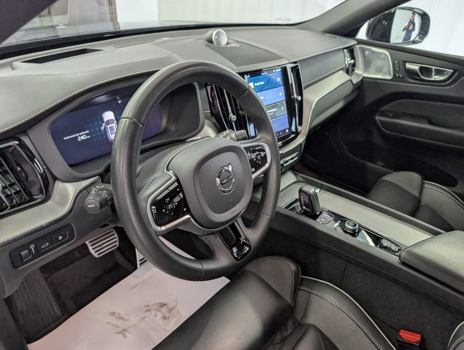 Volvo XC60 RECHARGE POLESTAR ENGINEERED 2022-8