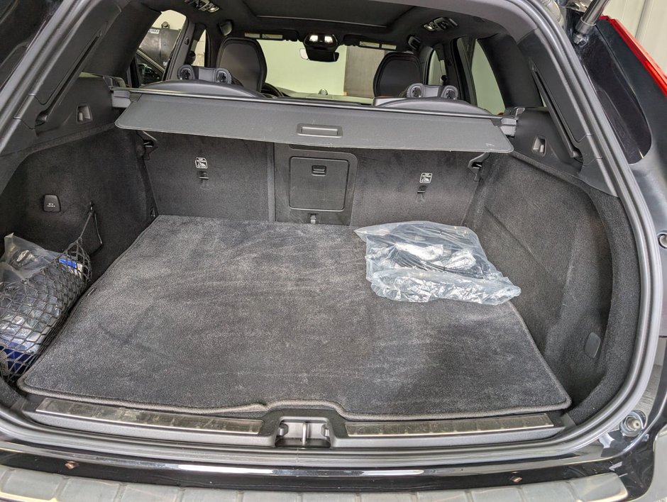 Volvo XC60 RECHARGE POLESTAR ENGINEERED 2022-13