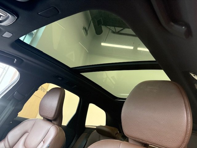 Volvo XC60 MOMENTUM 2022-6