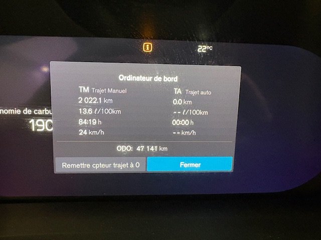 Volvo XC60 MOMENTUM 2022-10