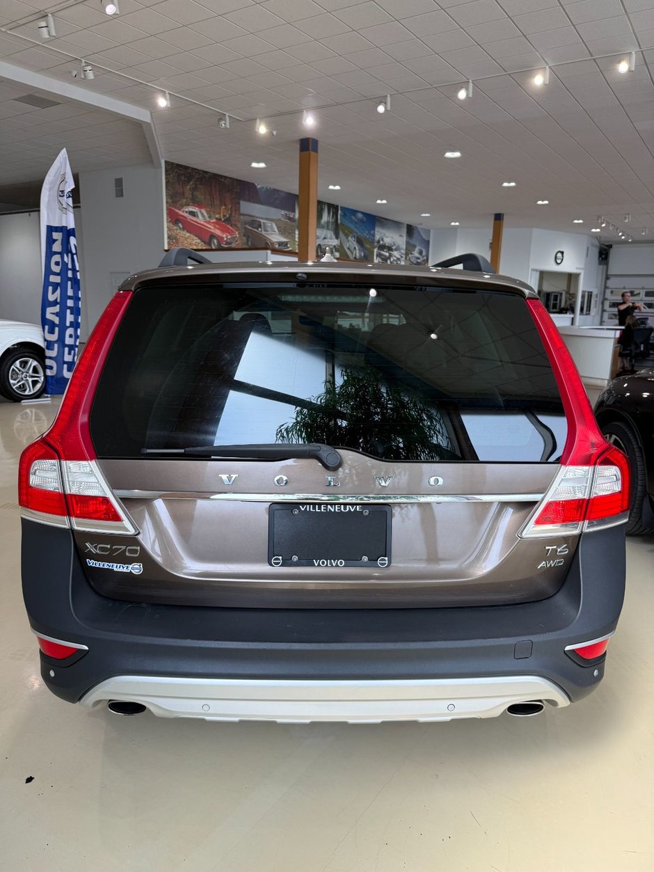 2015 Volvo XC70 T6 PREMIER PLUS-10