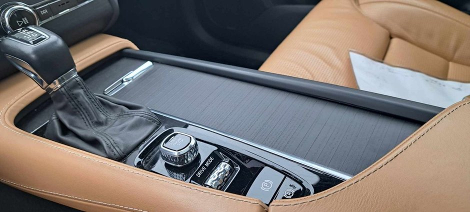 2020 Volvo XC90 INSCRIPTION-8