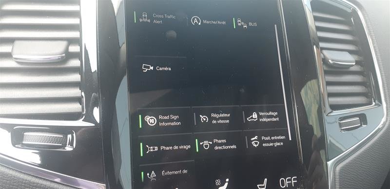 2020 Volvo XC90 T6 AWD Momentum (7-Seat)-11