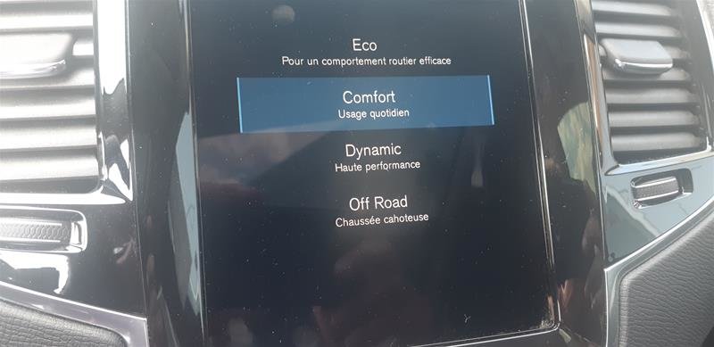 2020 Volvo XC90 T6 AWD Momentum (7-Seat)-12