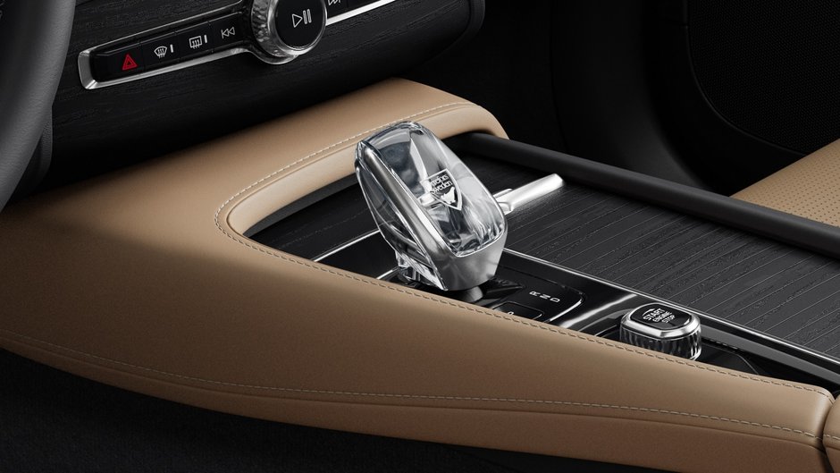 Volvo XC90 Ultra Bright Theme 2025-8