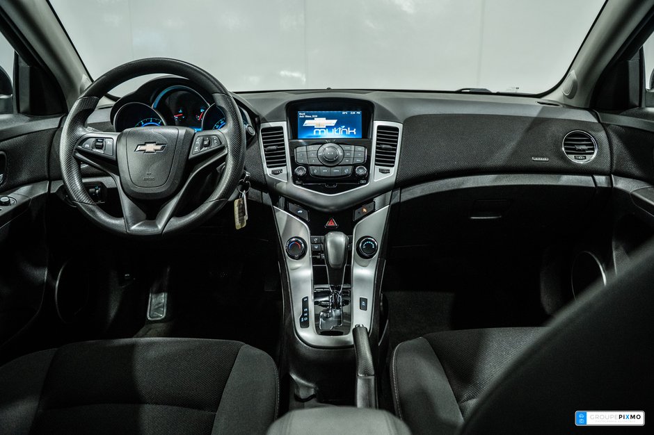 Chevrolet Cruze Limited 1LT / SIÈGES CHAUFFANTS / BLUETOOTH / A/C+++ 2016-25